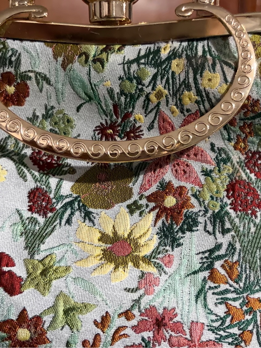 Vintage Floral Tapestry Top-Handle Bag in Multicolor